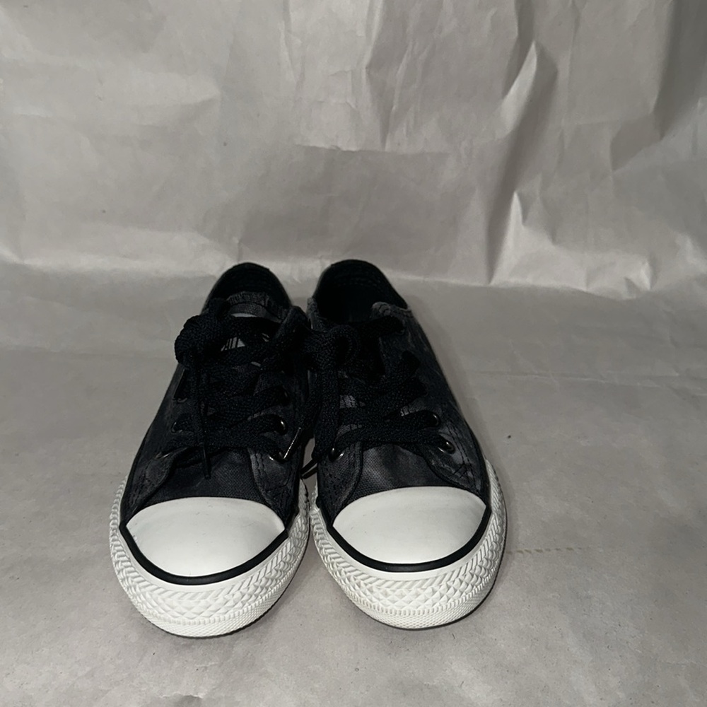 CONVERSE: CHUCK TAYLOR LOW TOP. Grey & Black Denim/ White & Black sole. Kids 12. - Picture 3 of 11